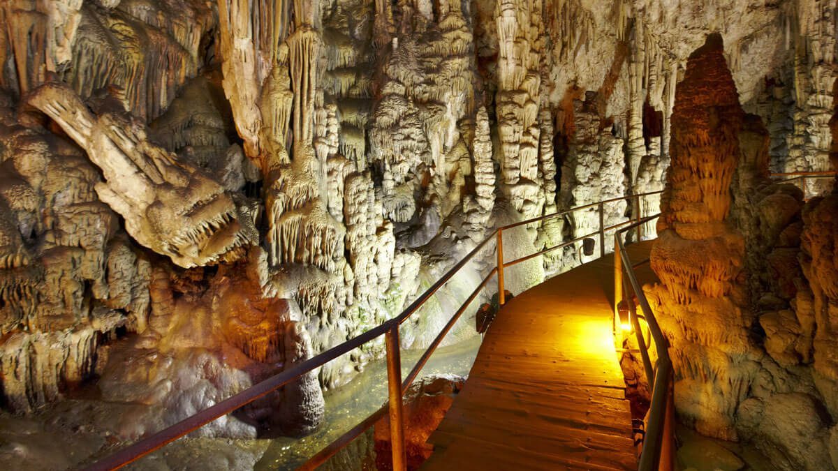 Pshychro Dikteon Cave, Zeus birthplace